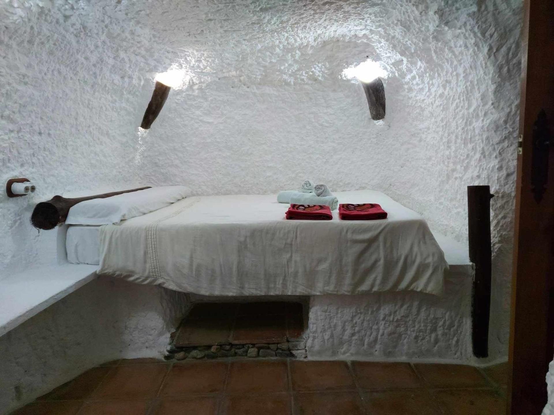 Cueva El Guindas Баса Стая снимка